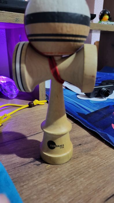 Kendama USA Kaizen Jet Shape White Natty Black Red Rubber Dart