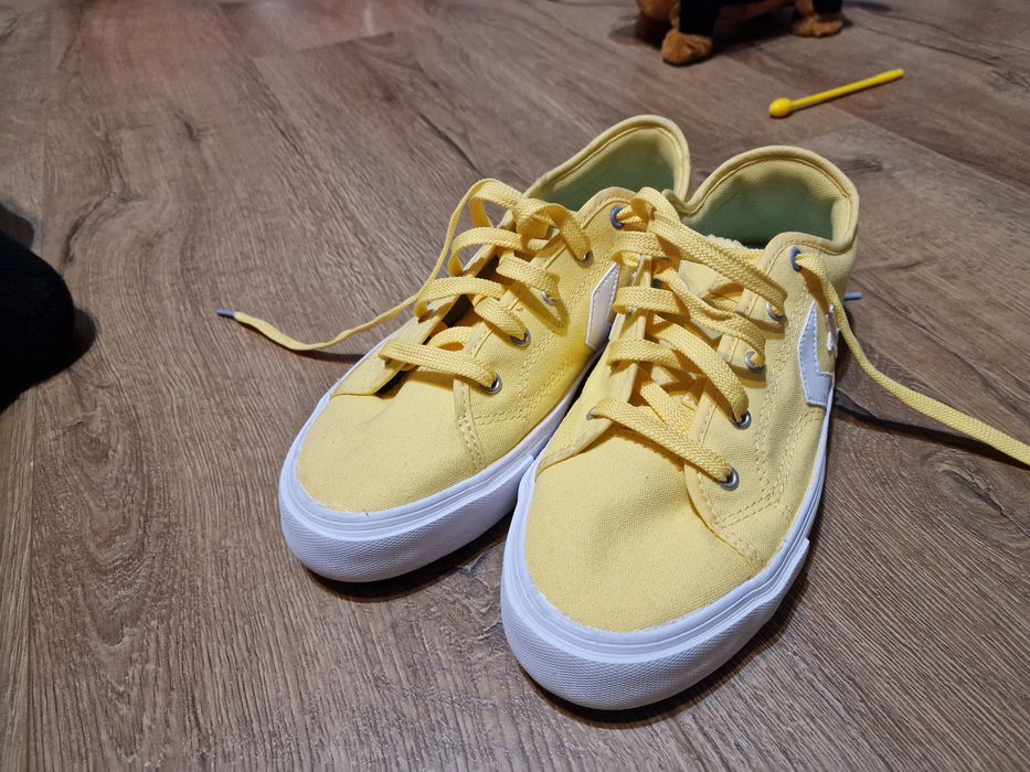 Tenesi Noi Converse