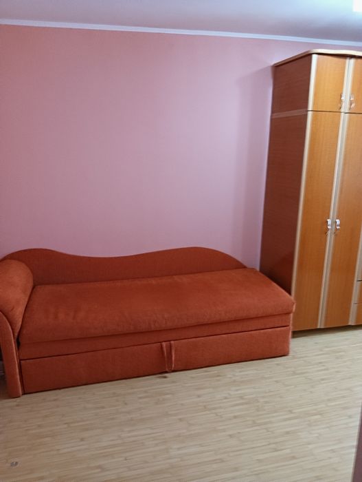 Închiriez ap.3 camere,et.4/10 zona Sălăjan cu loc parcare inclus, metrou N.Grigorescu/1Decembrie