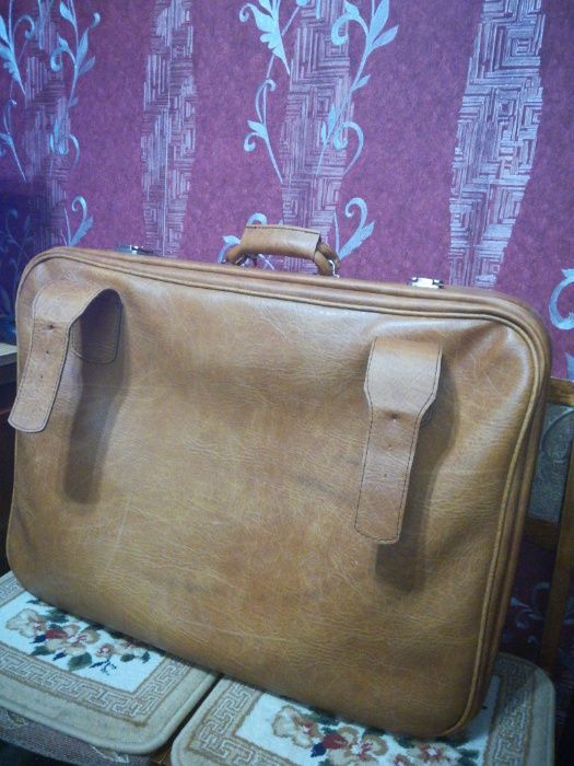 Чемодан из натуральной кожи