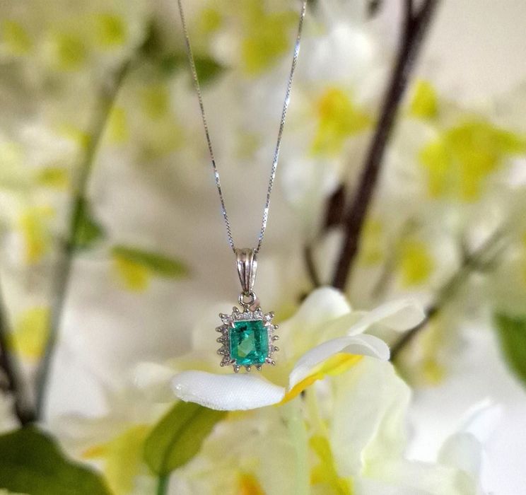 Colier superb cu smarald natural si diamante naturale