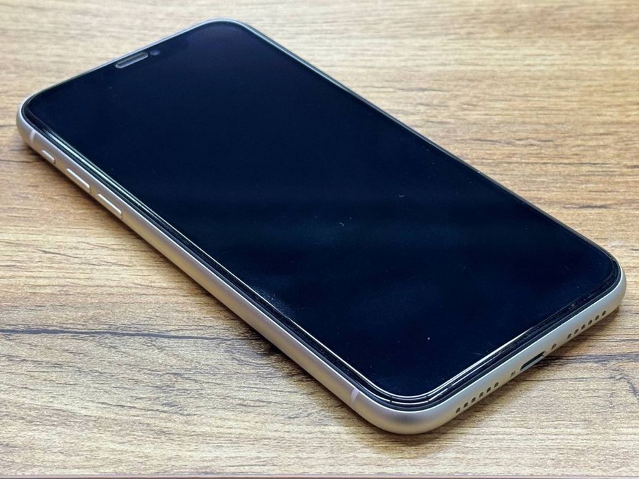 iPhone 11 в идеальном состоянии