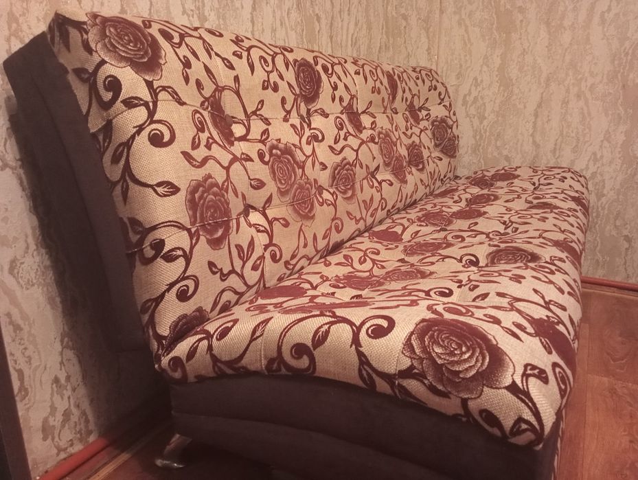 Продам Диван.б/у
