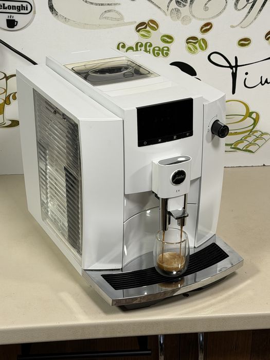 Кафемашина кафе автомат Jura E4 с гаранция