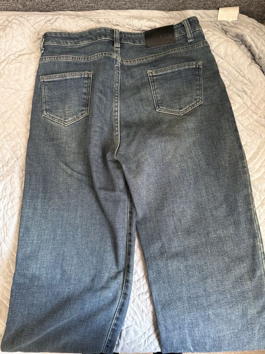 Джинсы бренда hani