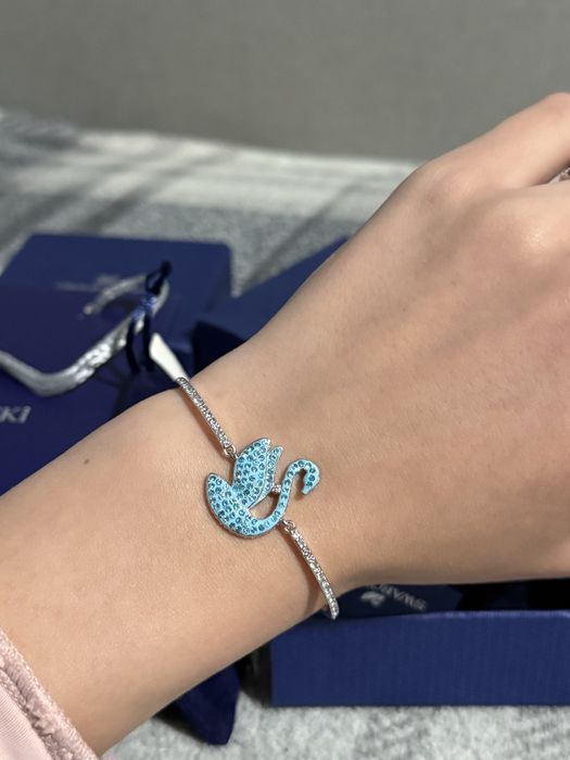 Brățară Swarovski  cu lebădă, albastră – elegantă și delicată