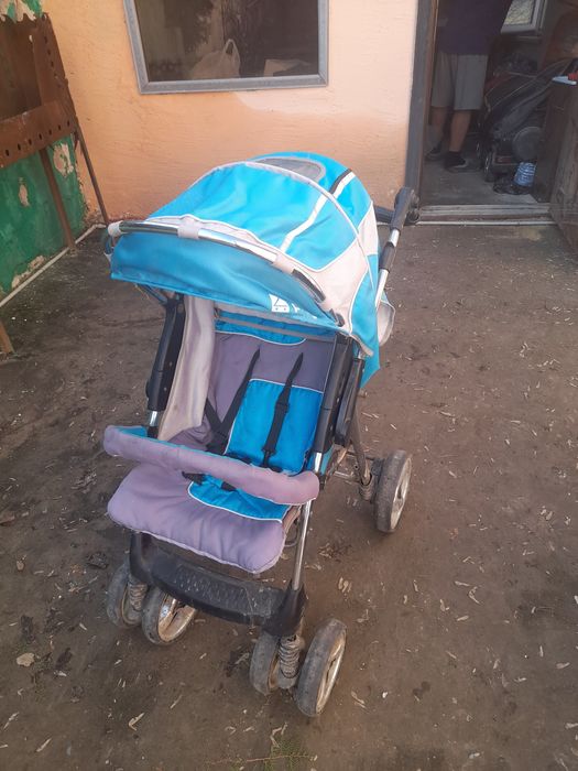 Коляска с люлькой