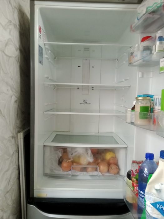 Холодильник LG Серого цвета