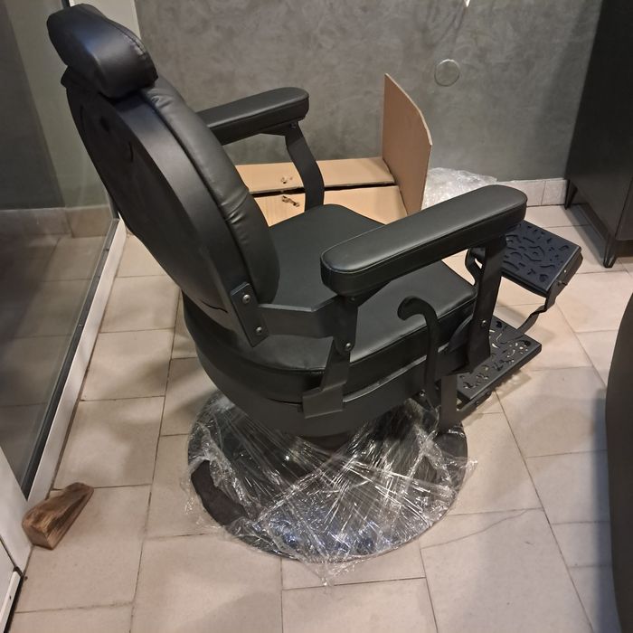 Професионални  барбер столове-НОВИ