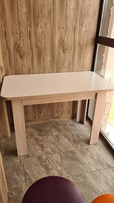 Новый стол отличного качества