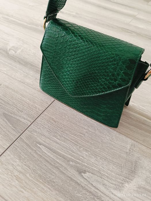 Сумка зелёная за 2500 тг