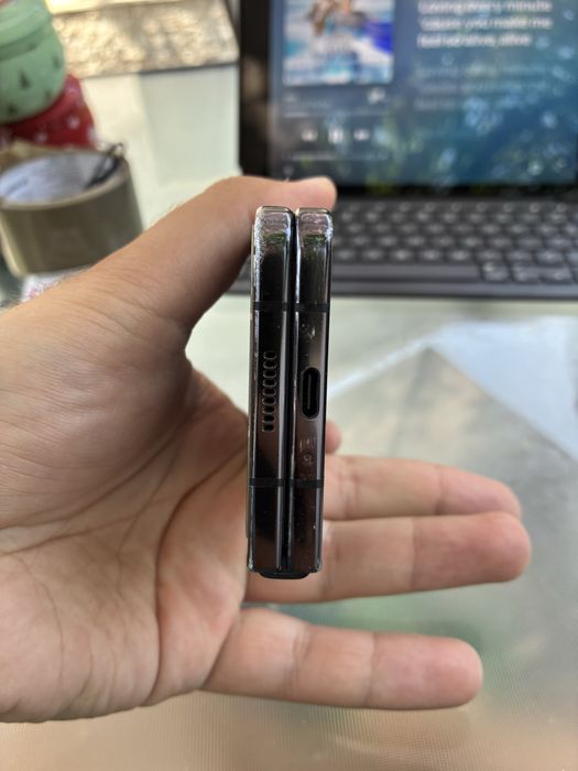 Samsung Fold 5 512 gb ram