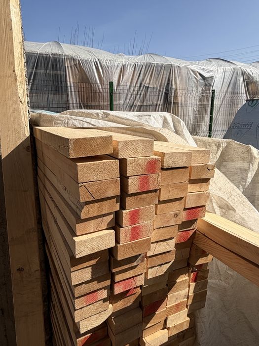 Sifatli sasna yog'ochidan stropila