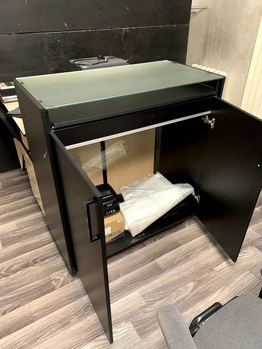 Шкаф Витрина с подсветкой