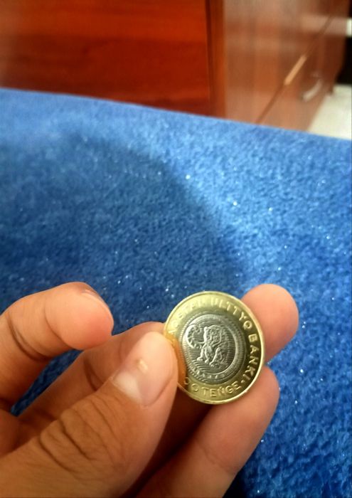 Продам монету 100 тенге барыс