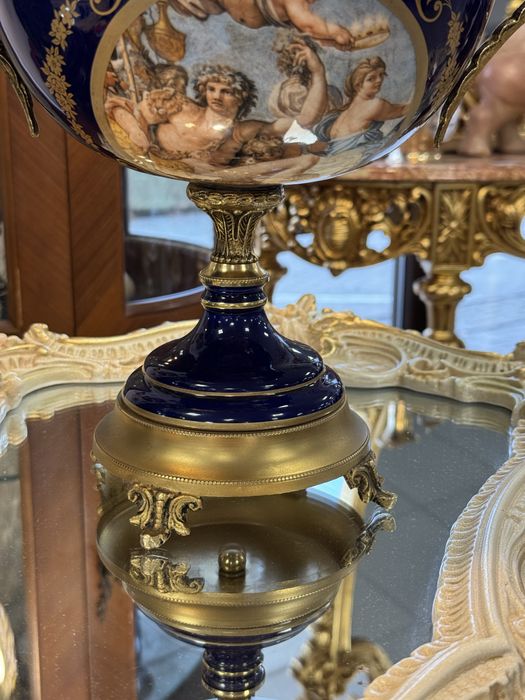 Fructiera deosebita din portelan cu capac si elemente alama