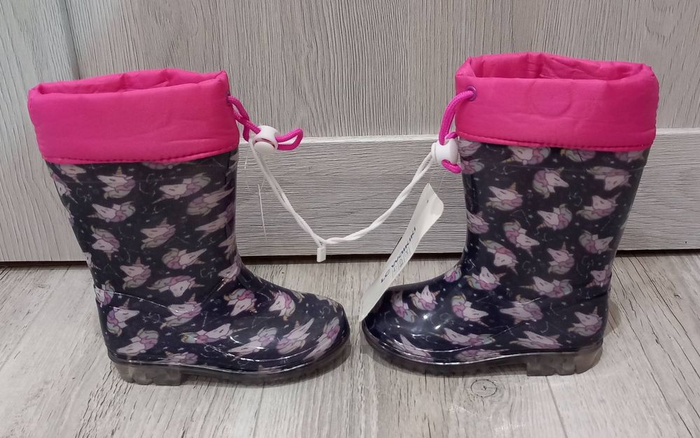 Нови гумени ботуши за момиче, н.25