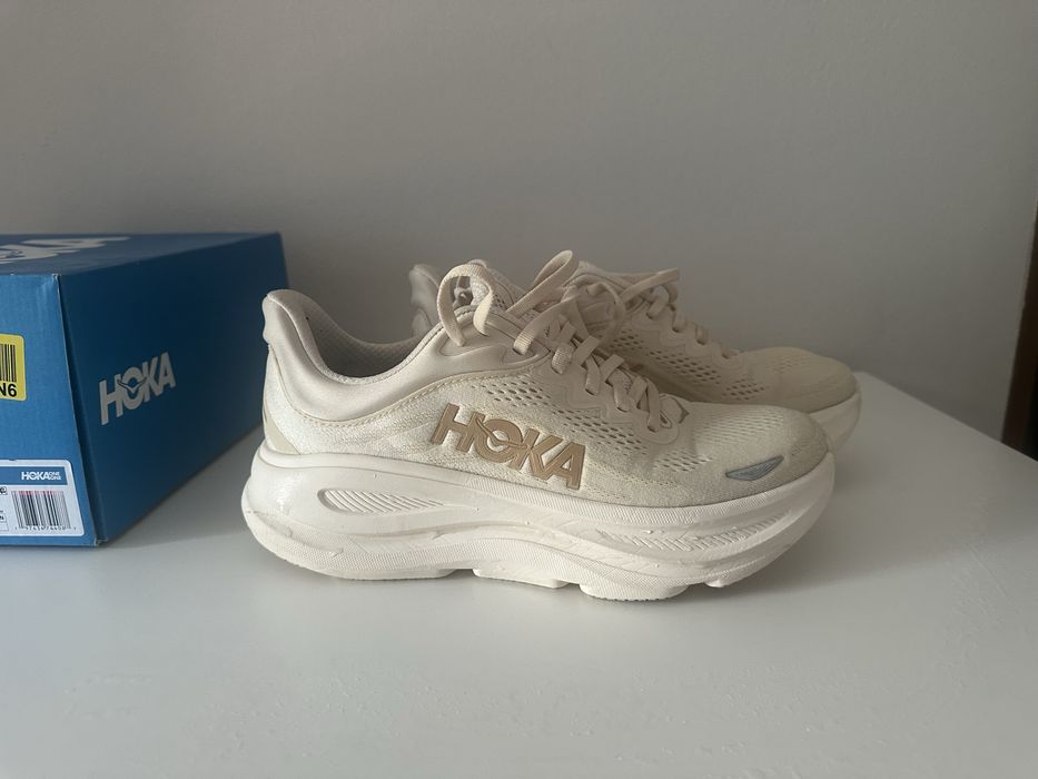 Hoka model : bondi