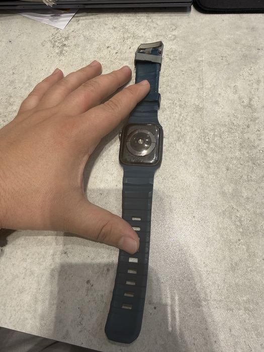 Продаю Apple Watch series 5(44mm)