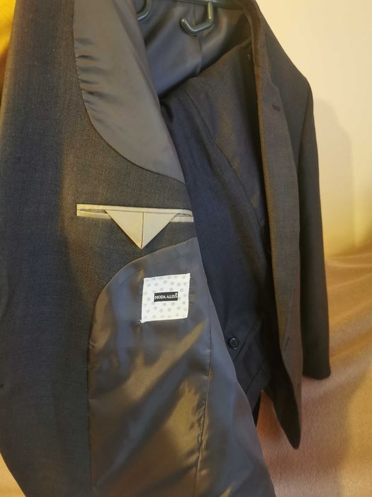 Costum ginere purtat o singura data