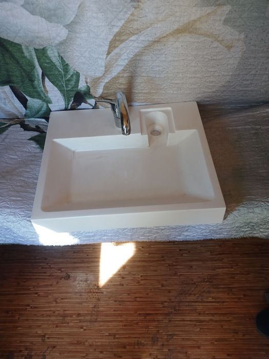 Продам умывальник под стрелку