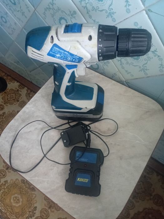 Продам Самсунг А10 продам шуруповерт