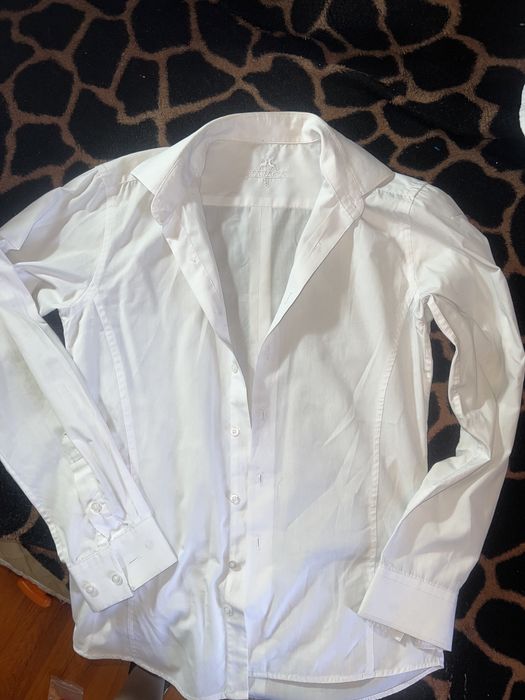 Продам рубашки школьные белые