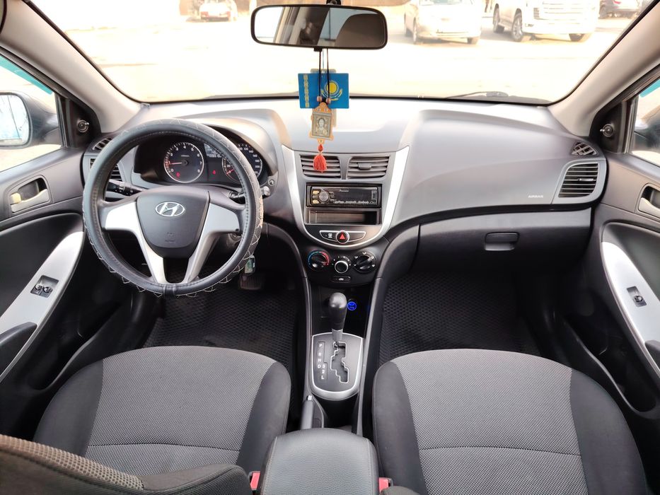 Хюндай Акцент 2011год