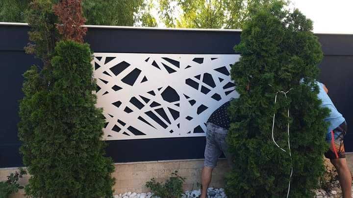Gard, tabla decupata