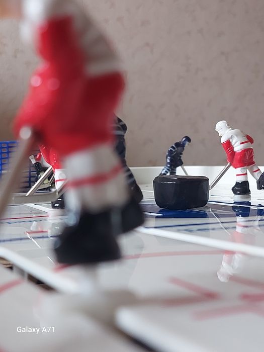 Хоккей  игрушечный