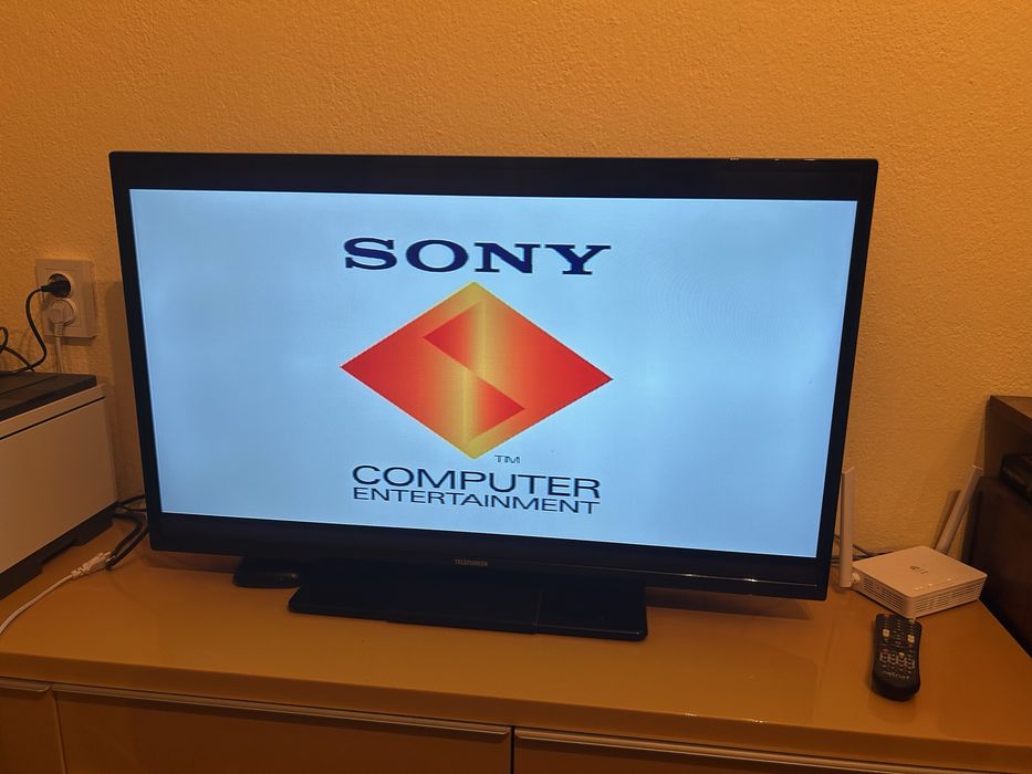 Комплект PlayStation 1 (PS1) + 3 Оригинални Джойстика + 9 Игри