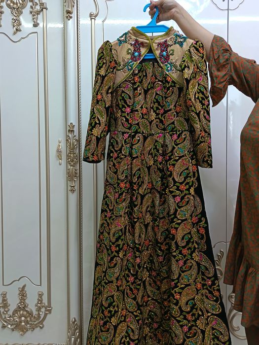 Ansambl sotiladi