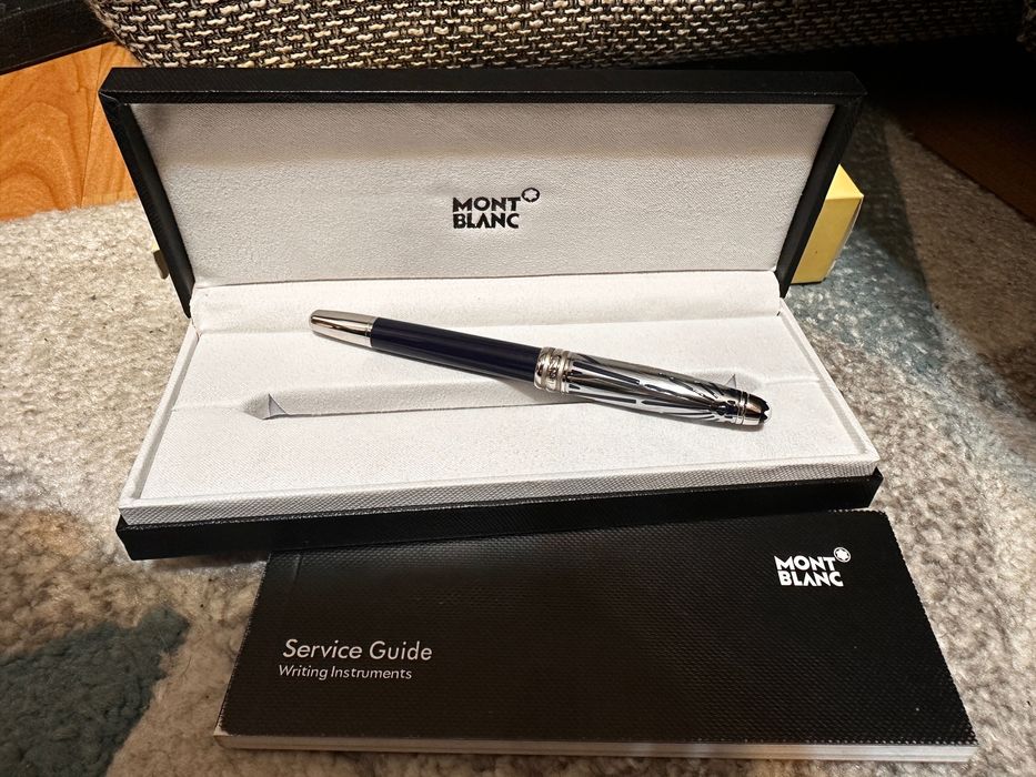 stilou montblanc bleumarin si peniță argintie