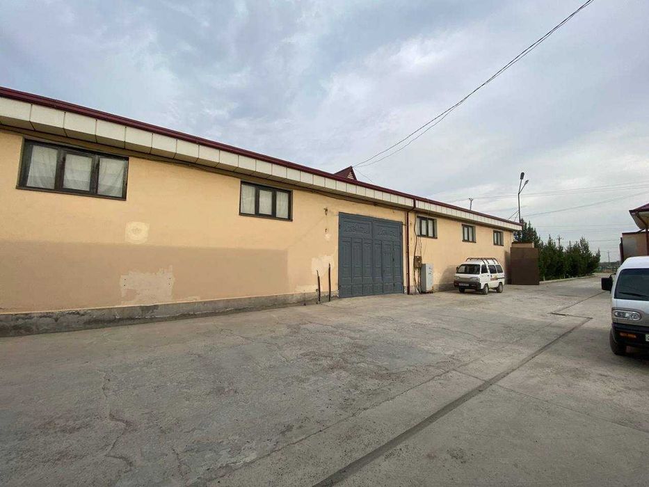 bino ijaraga beriladi 400kv omborxona ofis Guliston shaharda