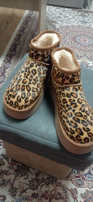 УГГИ. НОВЫЕ. Толстый МЕХ. Оригинал. Китай