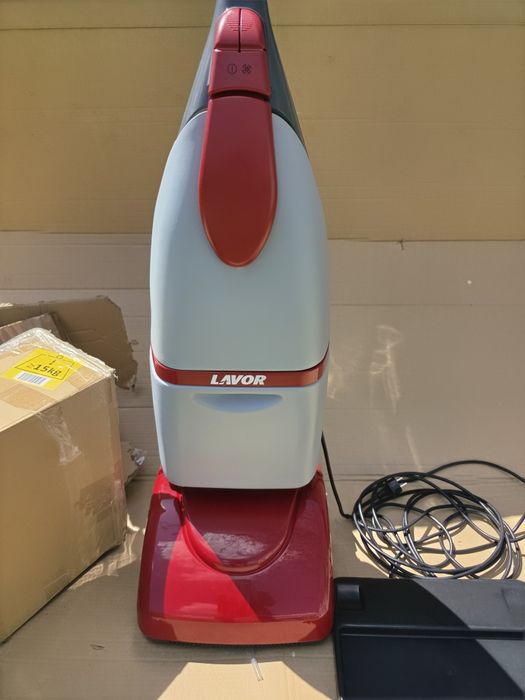 Masina pentru spalat si aspirat pardoseli CRYSTAL CLEAN Lavor