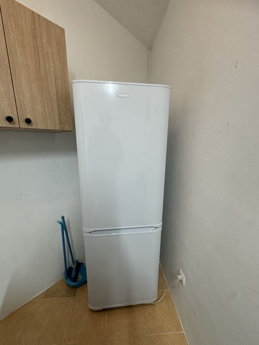 Диван, холодильник, микроволновка, боллер