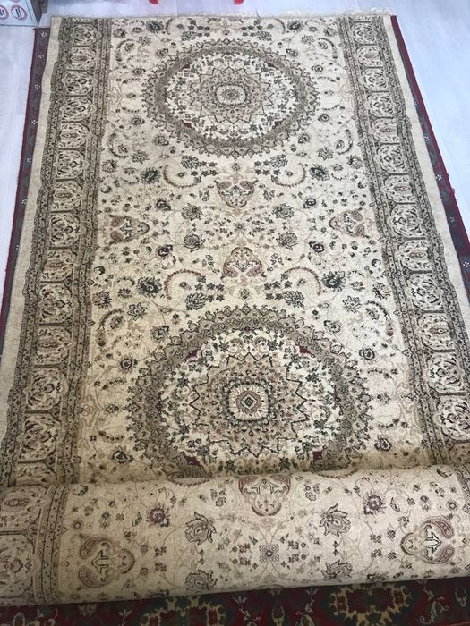 Продаю ковёр 2×3 м