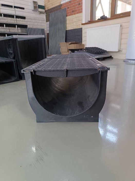 Лоток водоотводный + чугунная решетка Gidrolica DN300 (под заказ)