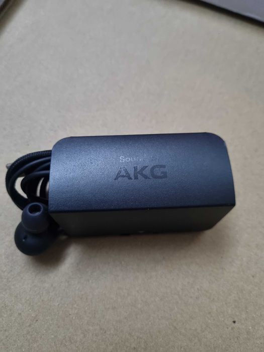 Casti originale AKG, mufa tip C