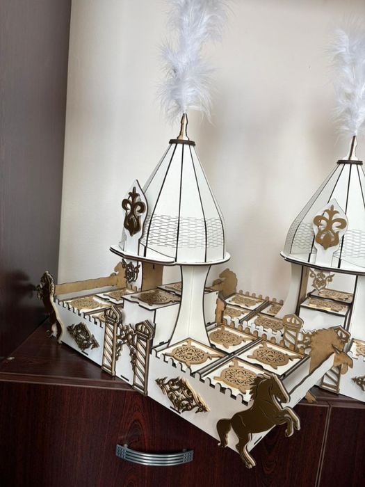 Тойбастары с шкатулками