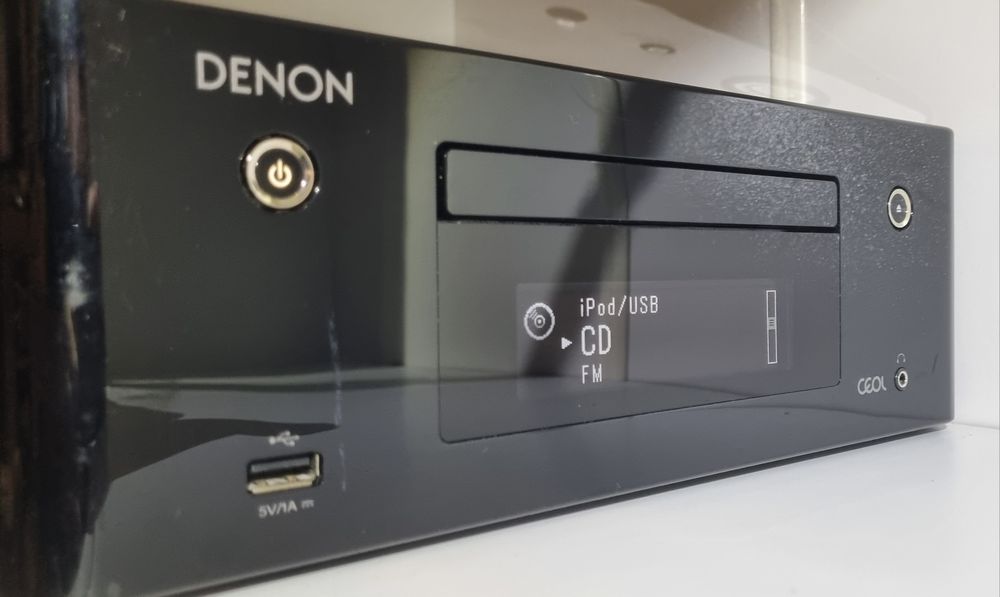 стерео мини-системен рисийвър Denon CEOL N9.