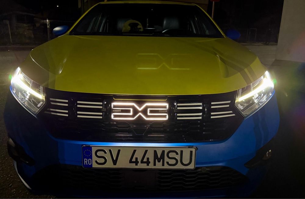 Sigla luminoasa Dacia
