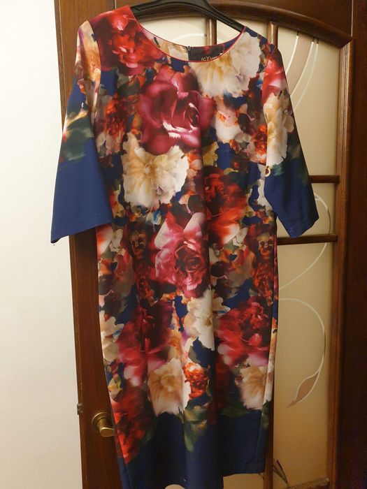 vand rochie model inflorat marime 48-50