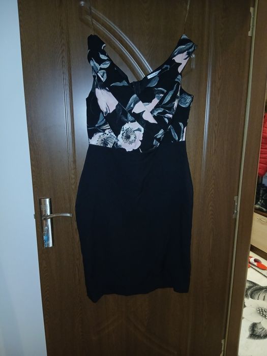 Официални роклии