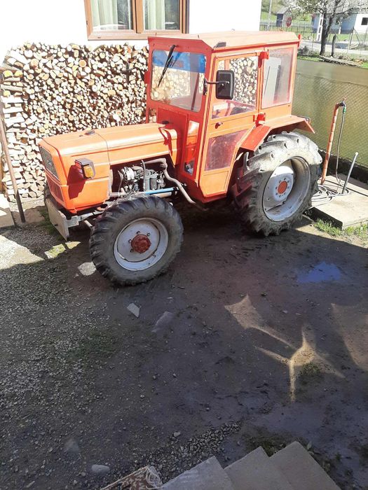 Vand sau schimb tractor FIAT 415 (4x4)