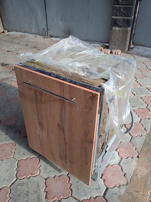 Продам посудомоечную машину whirlpool
