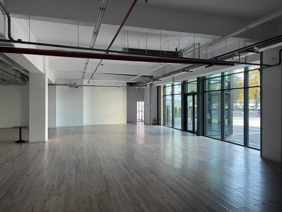 Închiriere Spațiu Comercial 500–2.500 mp | Central Plaza Bacău | Parcare și acces TIR