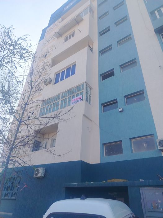 Praspekt ko'cha turon bankni yonida 9 etajkali dom 3 etajda remonti or