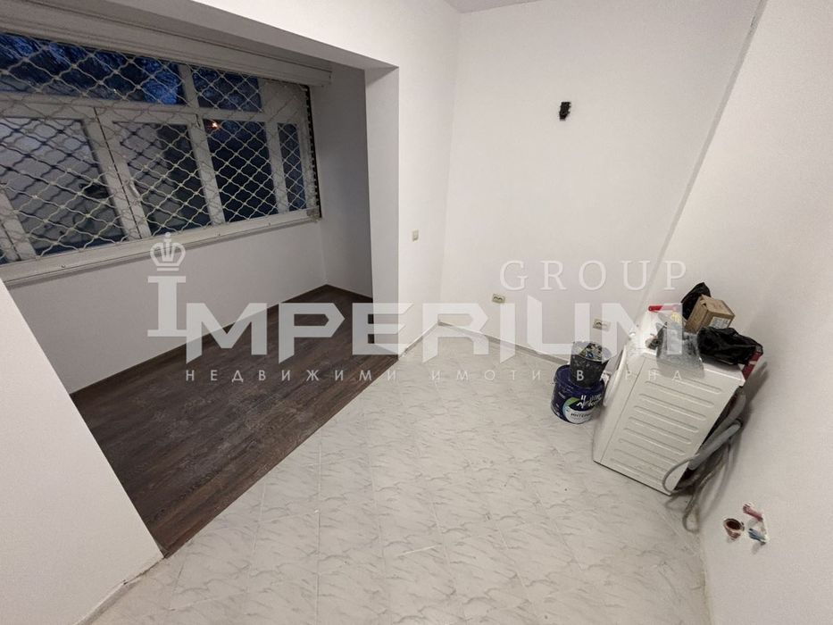 Продава ЕКСКЛУЗИВНО: Двустаен, среден апартамент * юг * след ремонт,